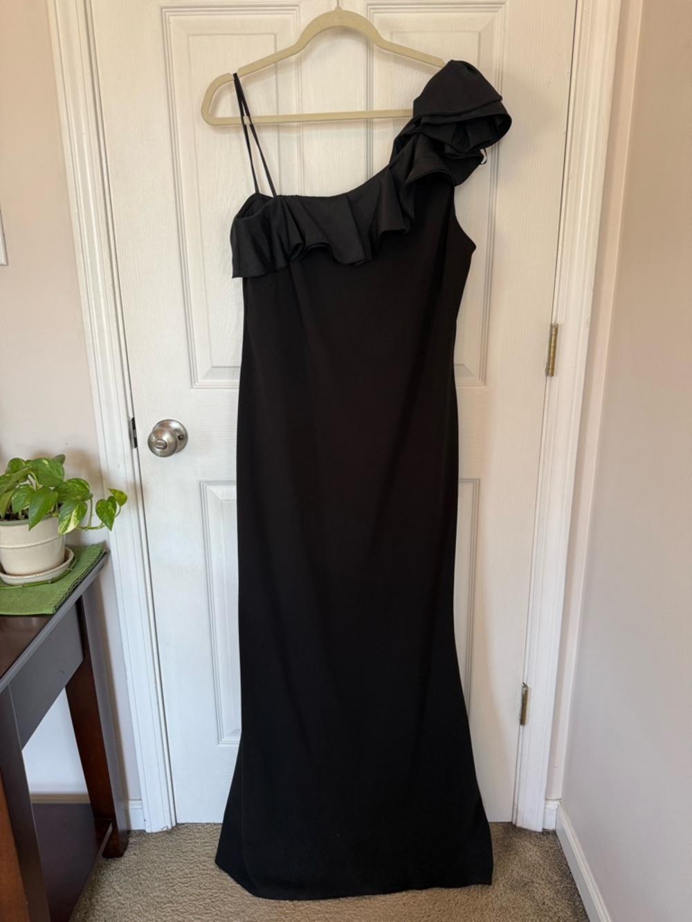 Jessica Howard Black One-Shoulder Ruffle Gown